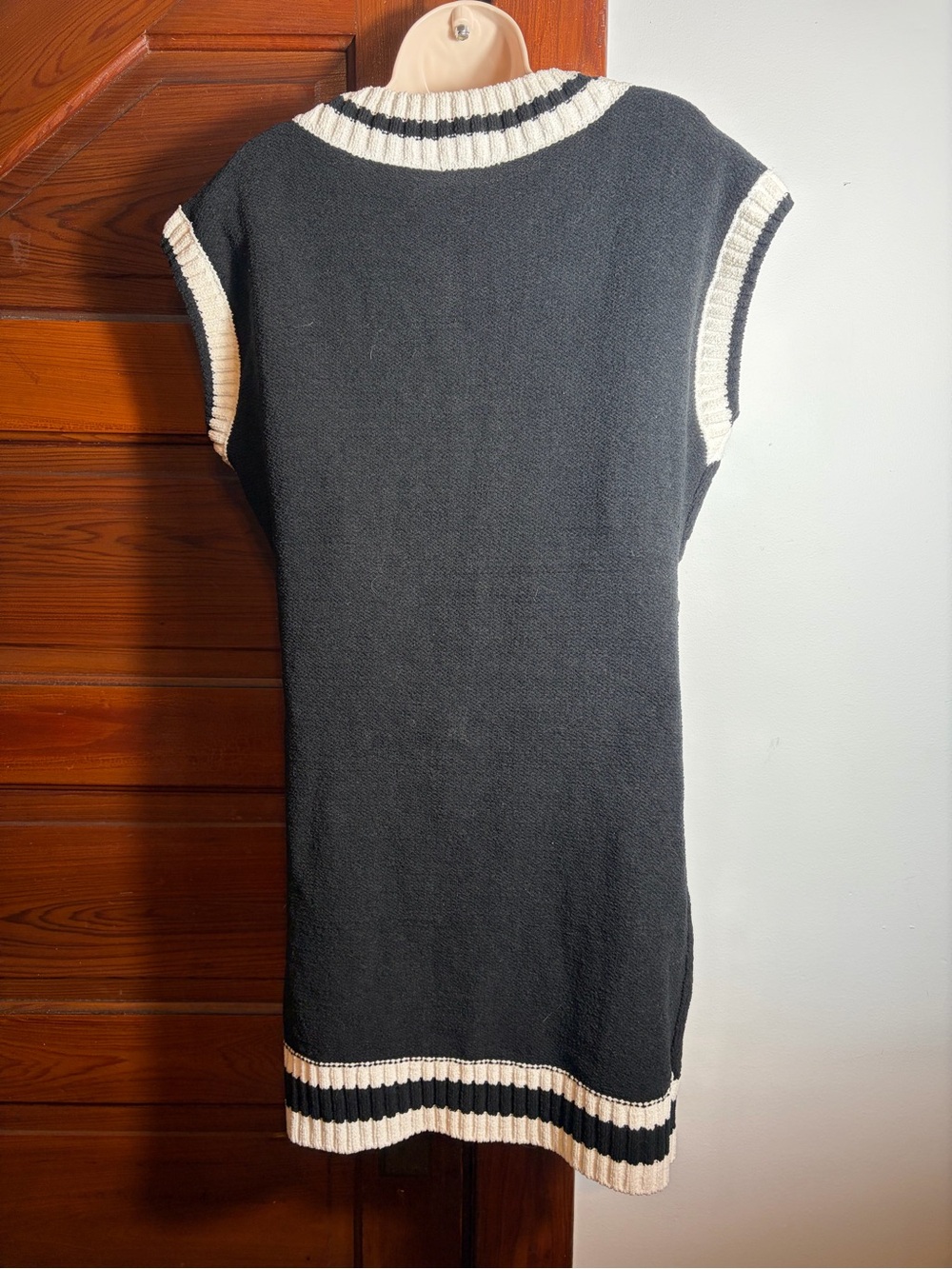 Sweater Subcategory Identification - Picture 2 of 4